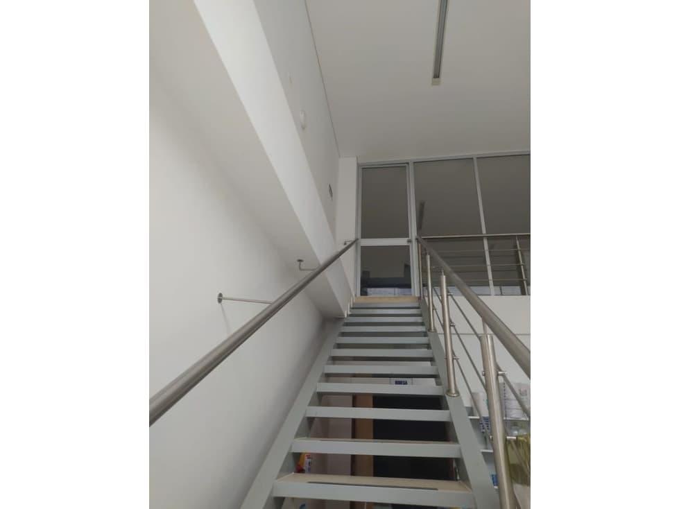 Arriendo Oficina 2 piso - 1