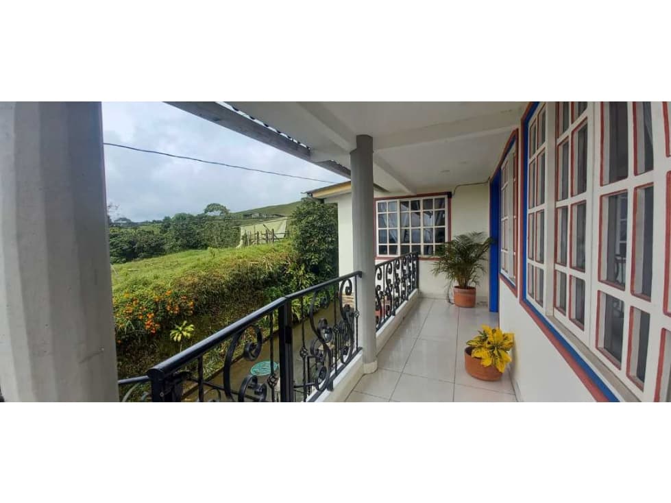 Hostal para la venta en Filandia con hermosa vista - 1