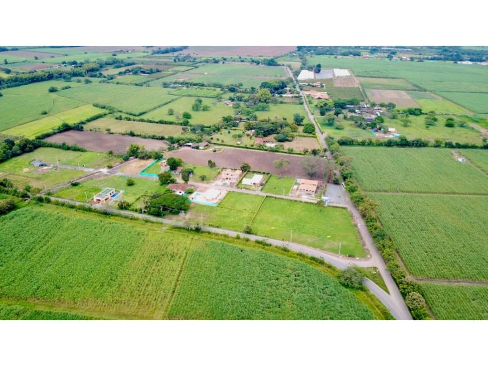 SE VENDE LOTE COMERCIAL SANTA ELENA CERRITO CV KT - 1