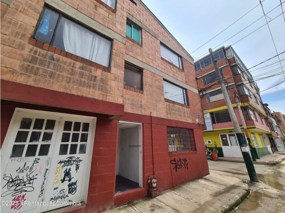Comercial en  Quintanares(Soacha) RAH CO: 24-951 - 1