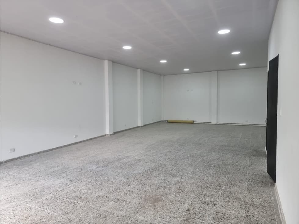 ARRIENDO  LOCAL EN  FUNZA   FRENTE A FURATENA 100 M2 - 1