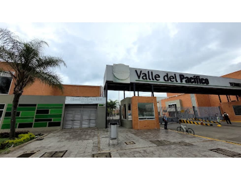 VENDO alquilo o permuto  LOCALES EN ACOPI  VALLE DEL PACIFICO - 1