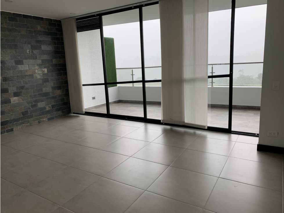 SE VENDE APARTAMENTO EN LA AVENIDA CENTENARIO - 1