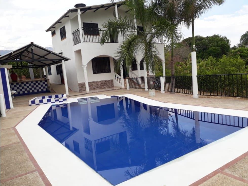 ALQUILER DE CASAQUINTA EN CARMEN DE APICALÁ TOLIMA No. 3537774 - 1