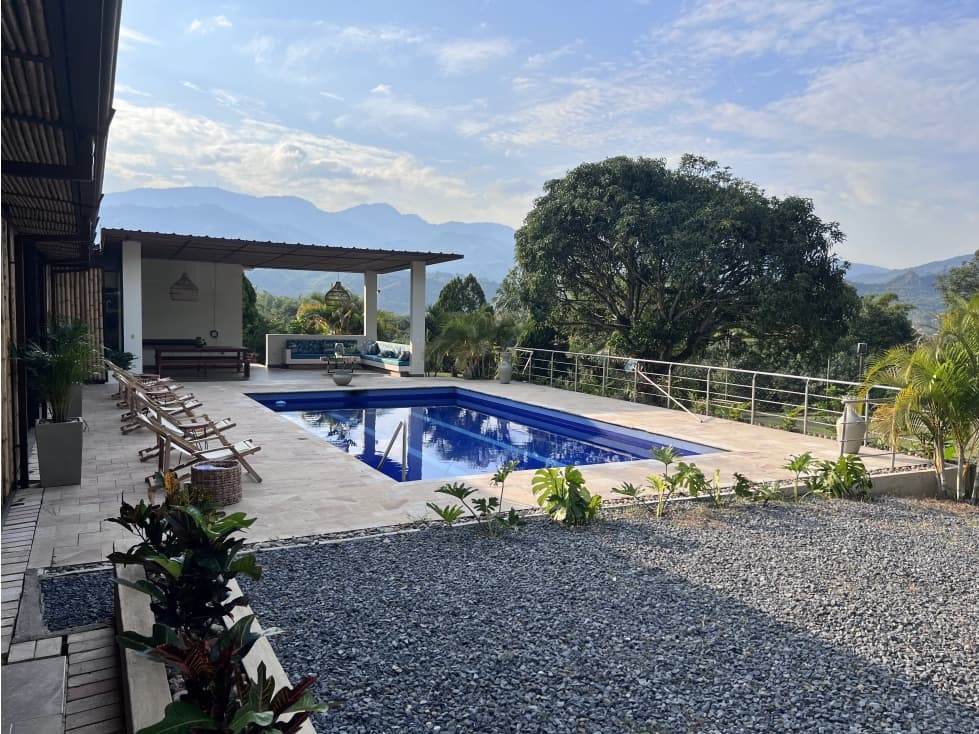 Alquilo Exclusiva Casa Campestre en Villeta - 1