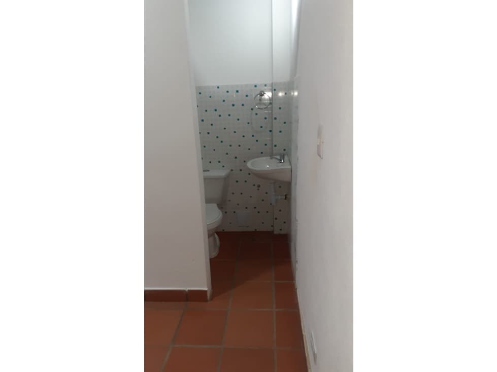 SE ARRIENDA LOCAL EN FUNZA - 1