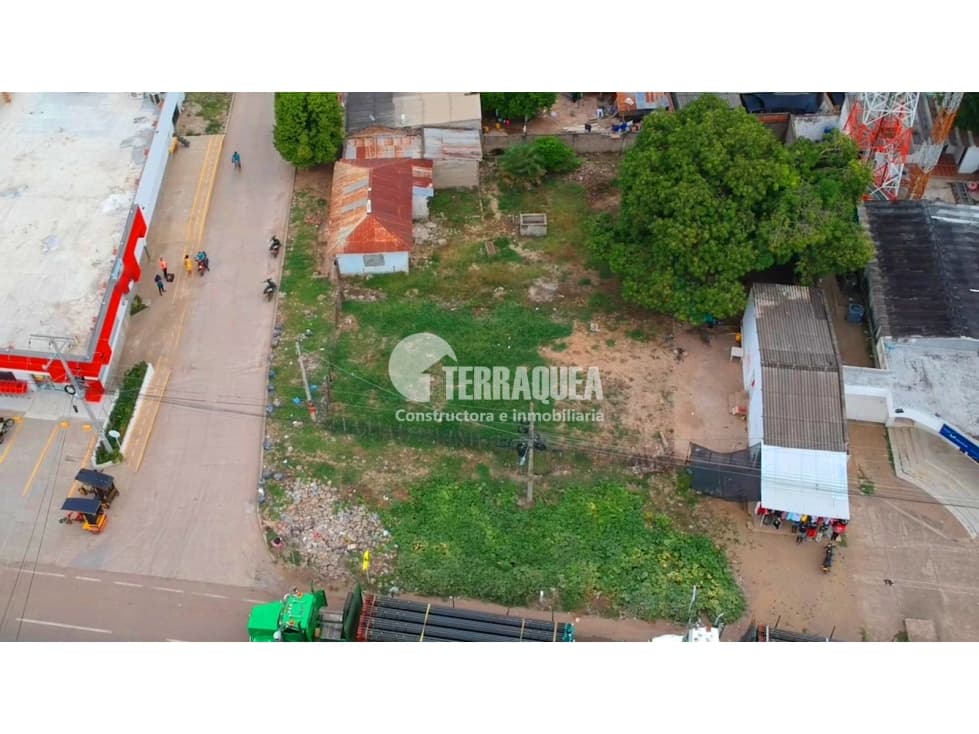 SE VENDE LOTE EN BOSCONIA - 1