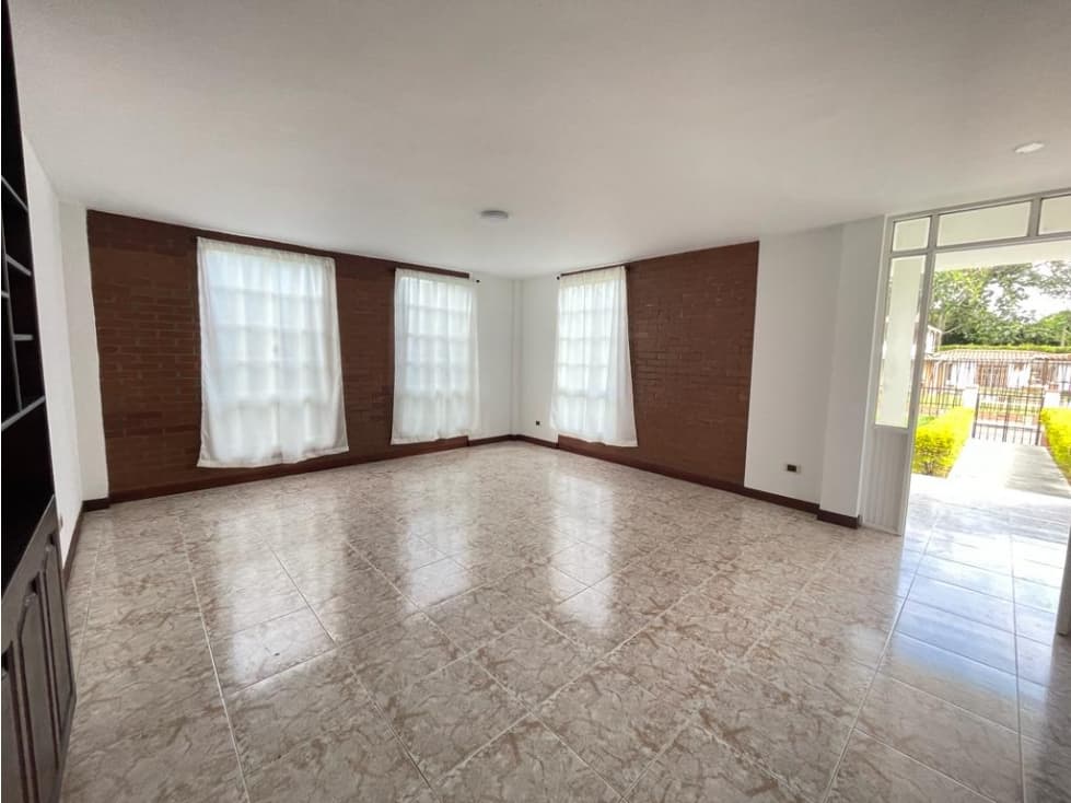 SE ARRIENDA CASA CAMPESTRE EN CONJUNTO CERRADO EN LA TEBAIDA, QUINDIO - 1