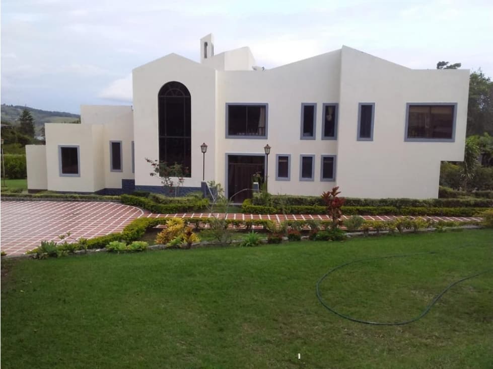 Venta Casa Campestre en el Lago Calima, Darien. - 1