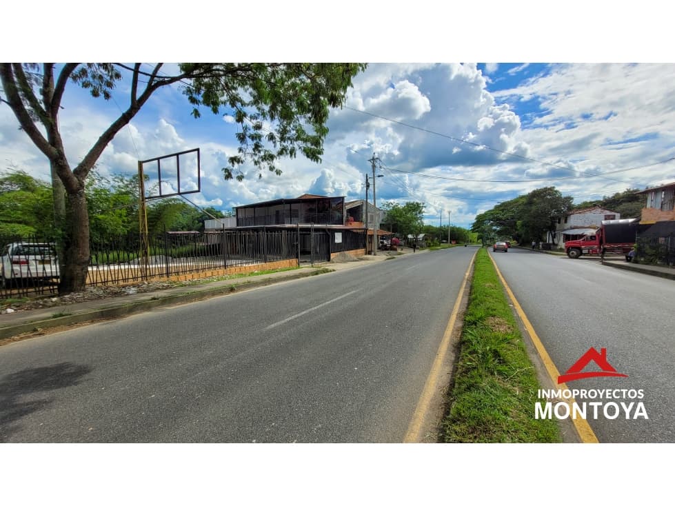 Local comercial en Puerto Caldas, vía Cartago-Pereira - 1