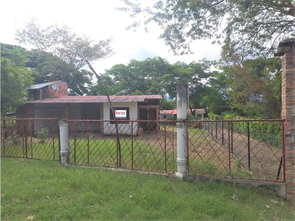 VENTA CASA LOTE IDEAL PARA EMPENDIMIENTO GASTRONOMICO - 1