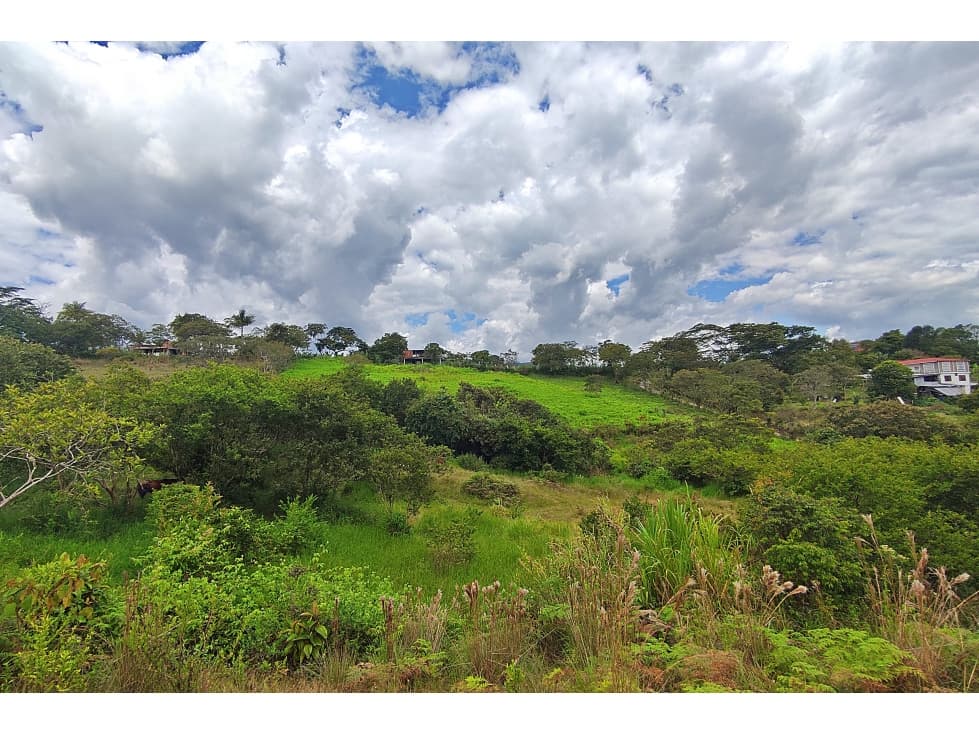SE VENDE LOTE CON CASA EN MONIQUIRA BOYACA DE 26.000 M² - 1