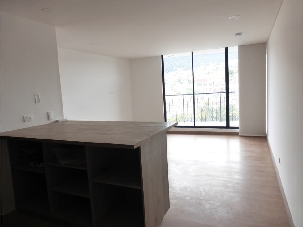 Se arrienda amplio apartamento Calera Hills - 1