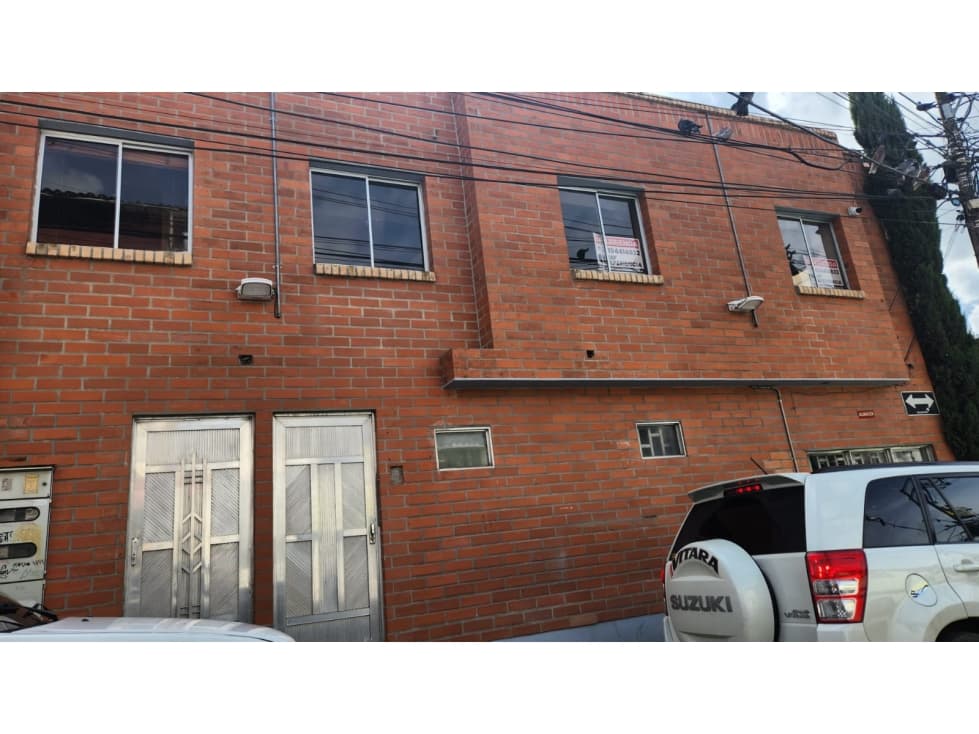 Oficina con buena ubicación comercial - 1