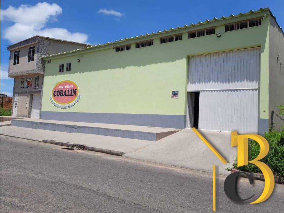 SE VENDE BODEGA CON APARTAESTUDIO - 1