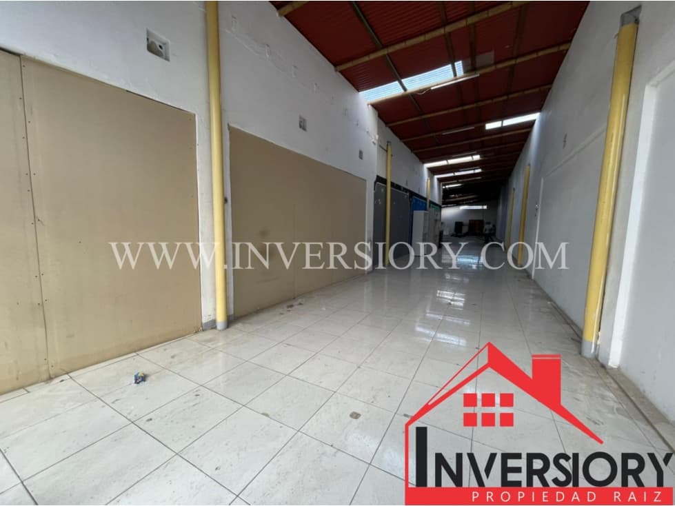 ARRIENDO Bodega - local amplio en primer piso - 1