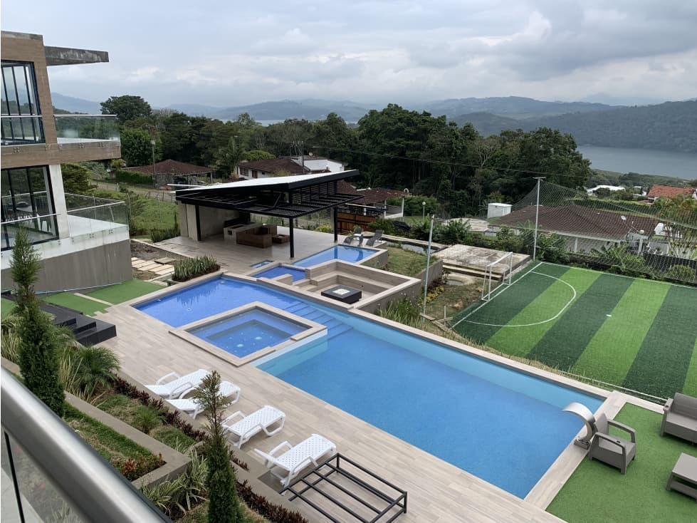 MAGNIFICA CASA COMODA Y ELEGANTE EN EL LAGO CALIMA. - 1