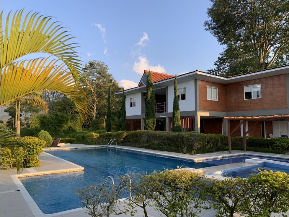 CASA FINCA FAMILIAR EN ARMENIA. - 1