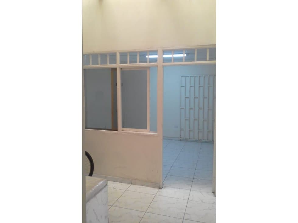 Se alquila oficina centro - 1