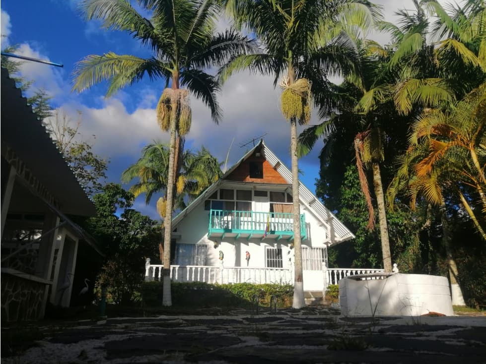 Venta Casa Campestre Tipo Chalet Con Piscina Jacuzzi En Pacho - 1