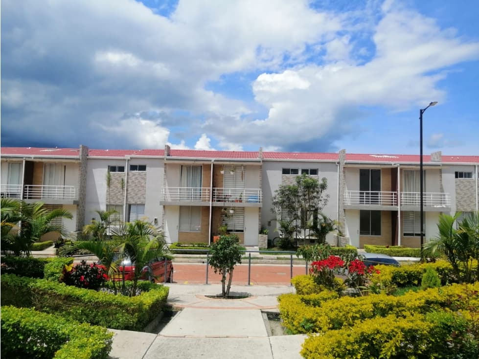 Venta Casa de dos pisos Conjunto residencial en Pacho - 1