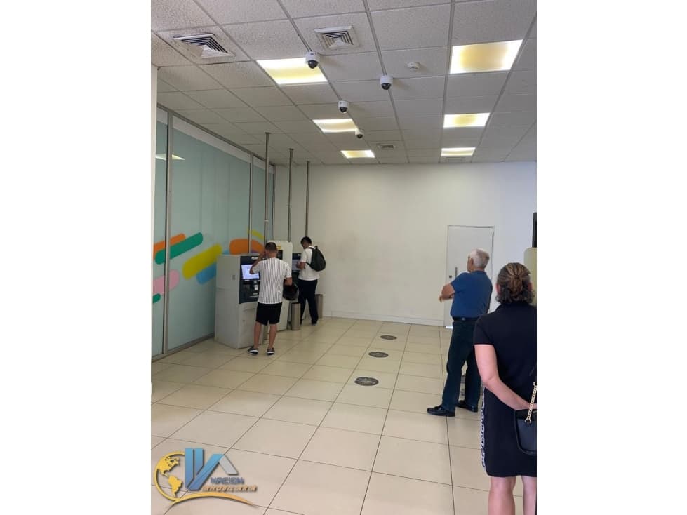 SE ARRIENDA O VENDE LOCAL EN EL CENTRO COMERCIAL LA FLORIDA - 1