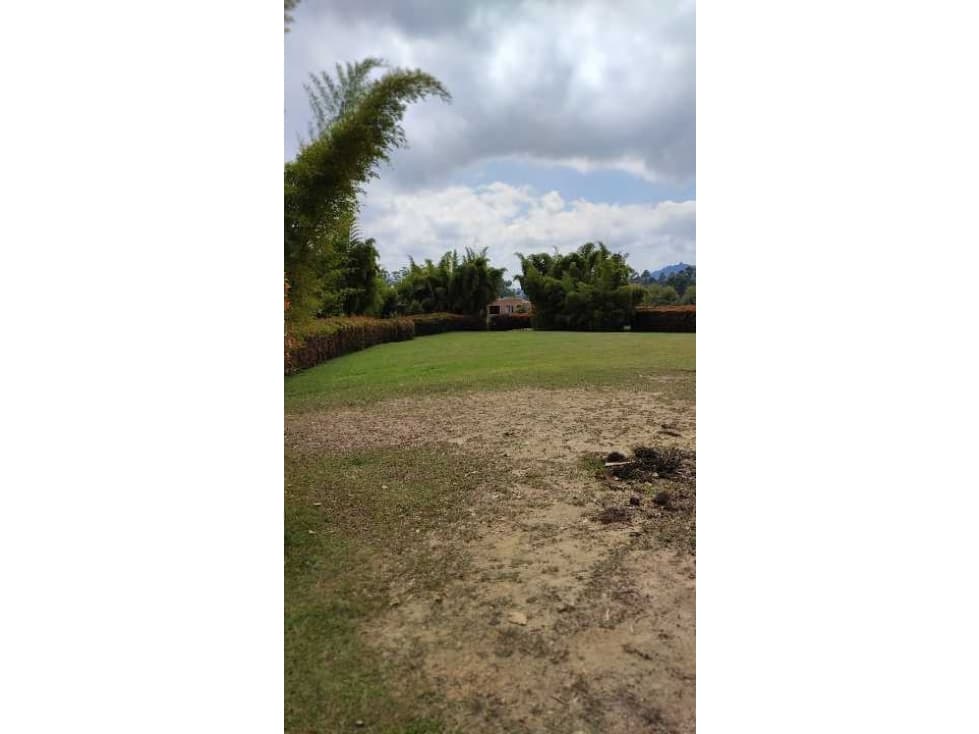 VENTA DE HERMOSO LOTE EN  LLANOGRANDE - 1