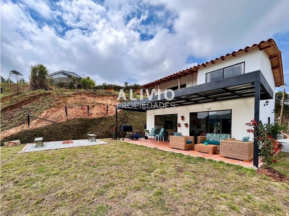 Linda Casa en El Santiario - 1