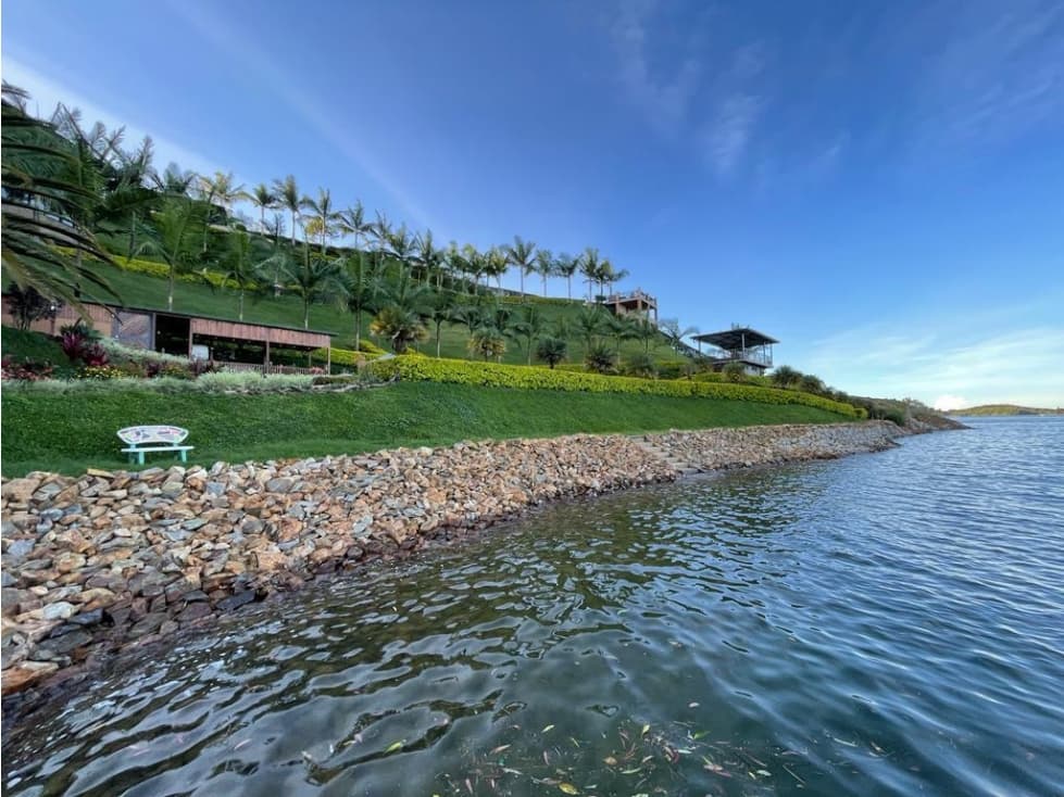 Venta hermosa casa finca en el Peñol - la mejor vereda - 1