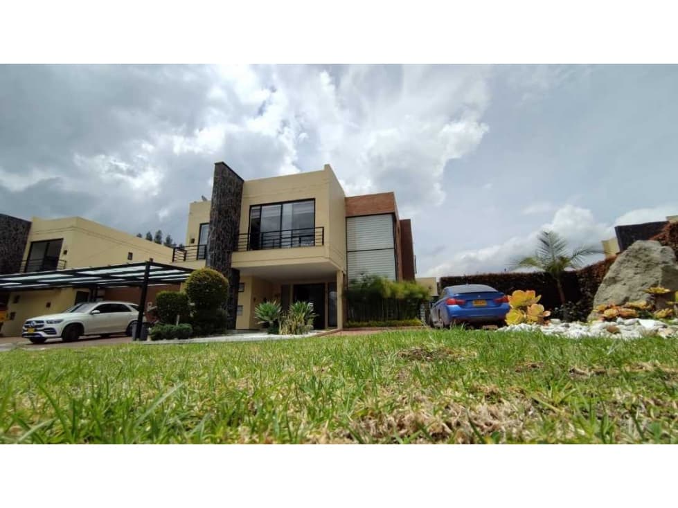 CASA EN VENTA CLUB HOUSE - 1