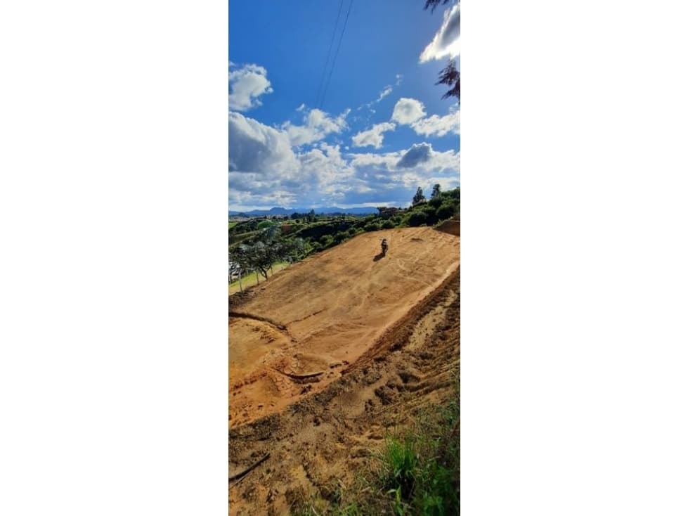 HERMOSO LOTE CON EXCELENTE VISTA Y UBICACIÓN EN VENTA- EL CARMEN VIB. - 1