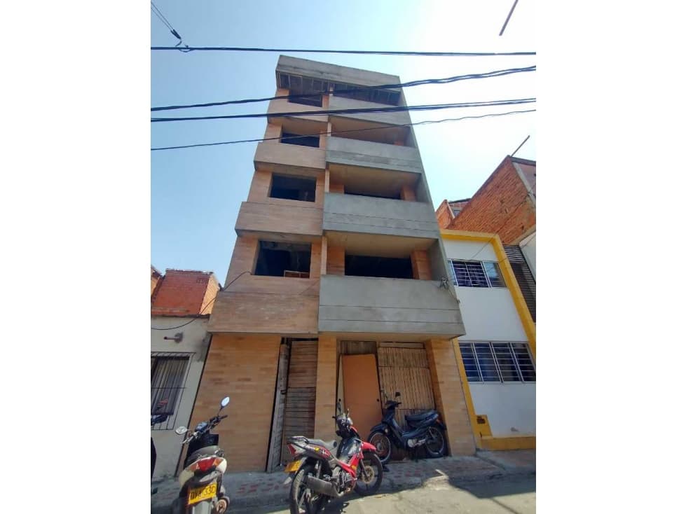 SE VENDE EDIFICIO PARA TERMINAR EN CALASANZ - 1