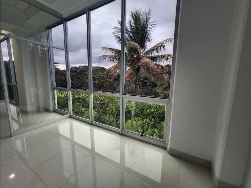 Alquiler de oficina en Escazu cerca de la Paco - 1