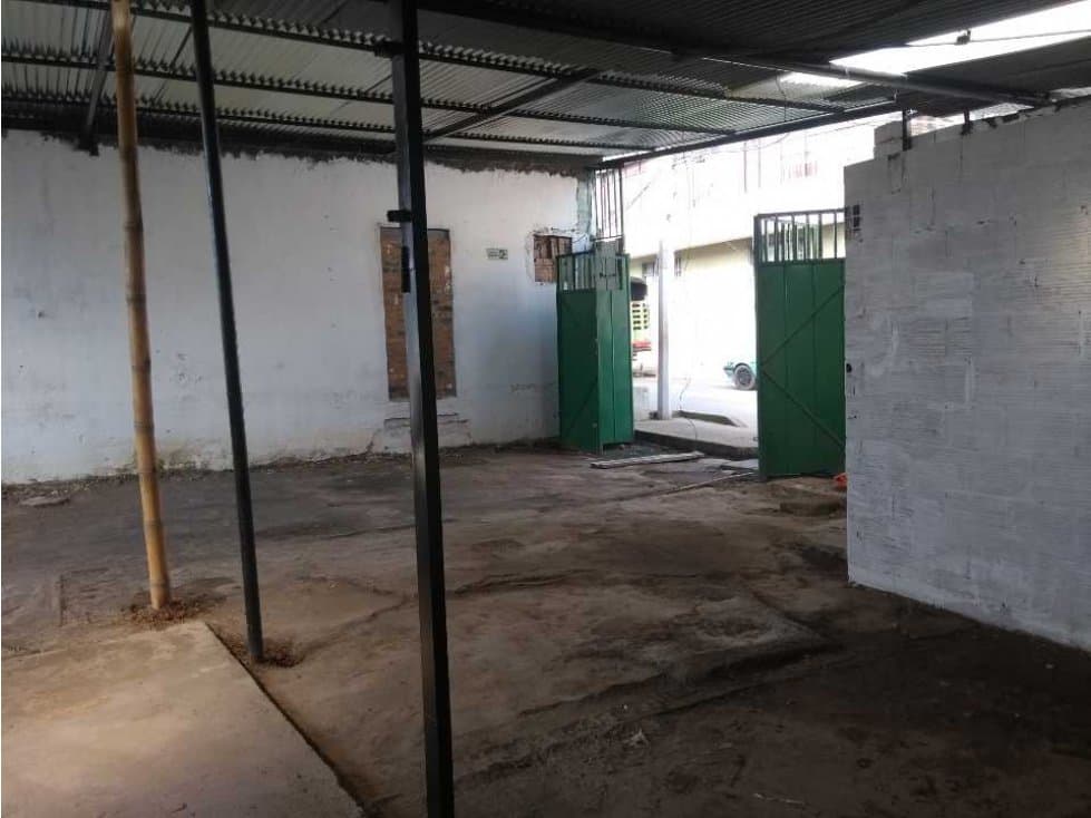 Bodega en el centro de La Mesa - 1