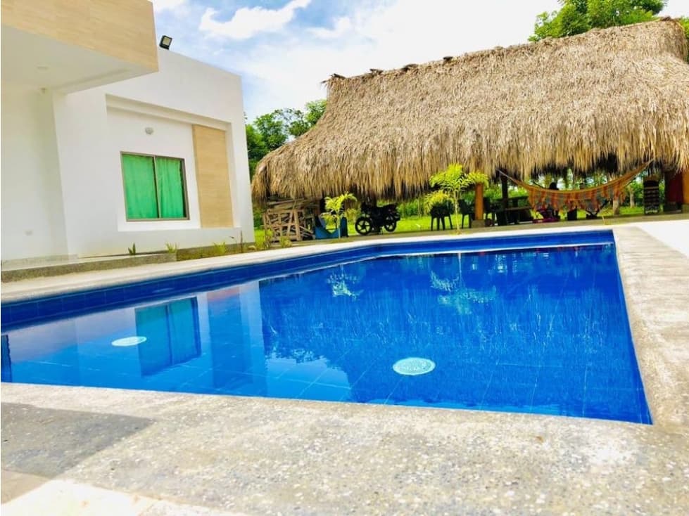 Casa finca en venta o permuta en Sahagún Cordoba - 1