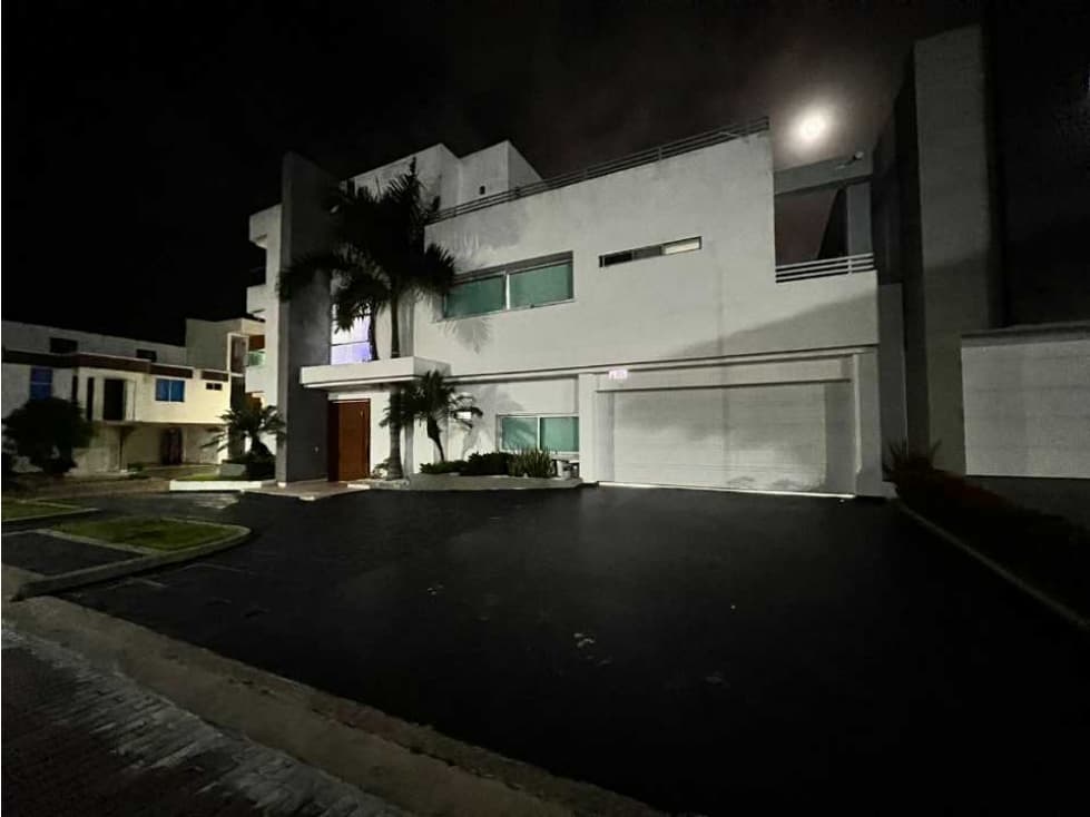 CASA EN LAGO MAR 6 ALCOBAS EXCELENTE ESTADO - 1