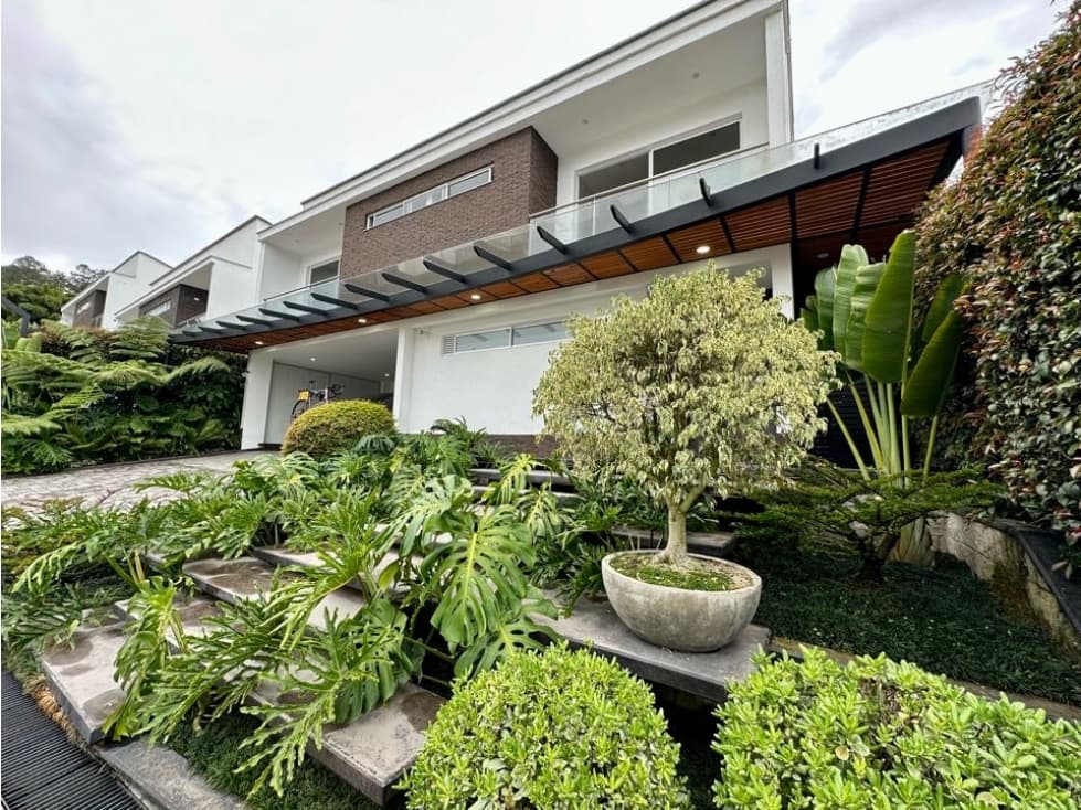 Exquisita Casa Campestre en El Retiro, energéticamente autosostenible - 1