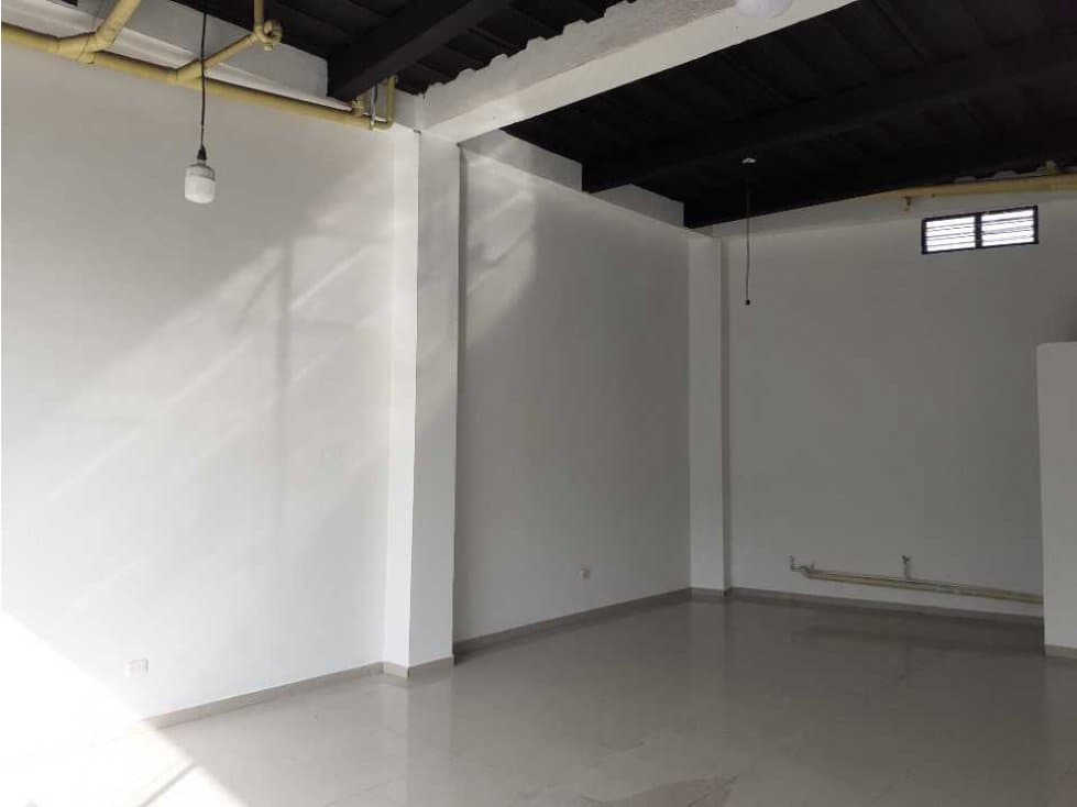 Local en arriendo en Santa Rosa sector Veracruz / COD:5107789 - 1