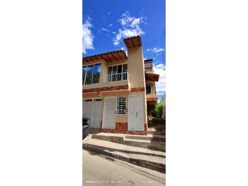 Se arrienda apartamento 4 alcobas en socorro - 1