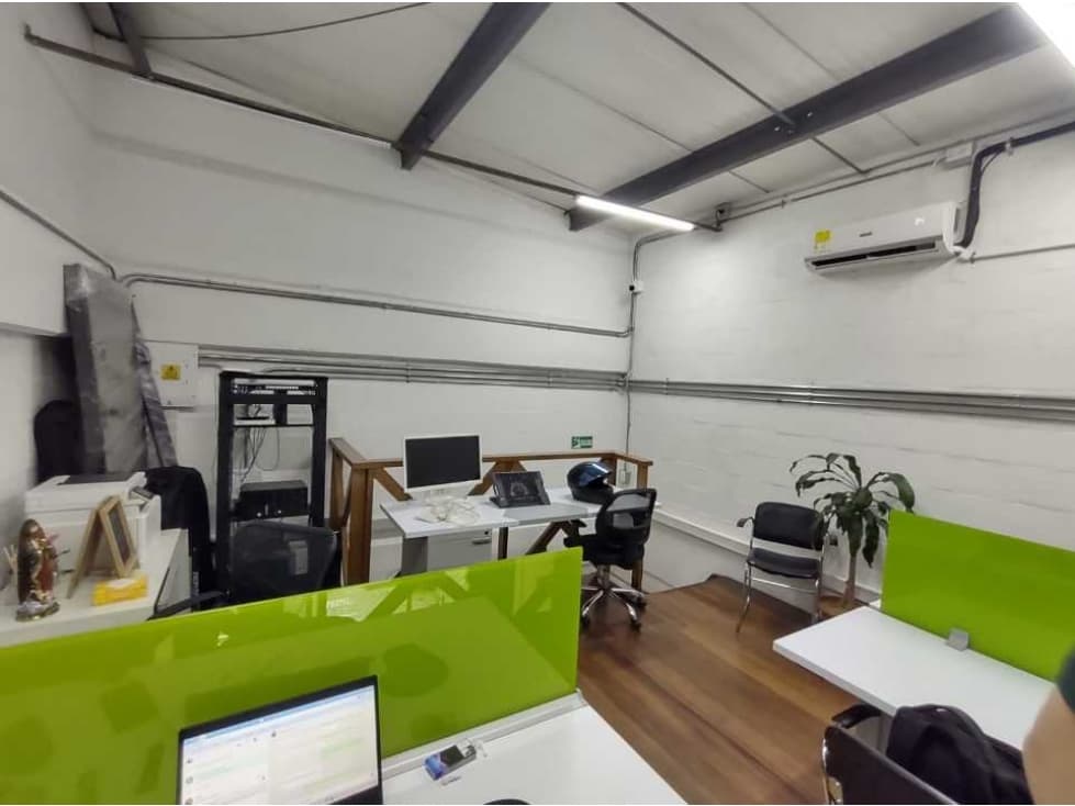 SE ARRIENDA Y SE VENDE OFICINA EN CENTRO COMERCIAL EN ITAGÜÍ. - 1