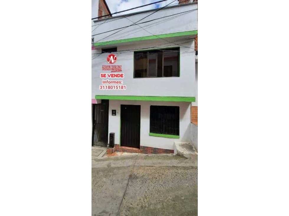 Se vende casa de dos niveles en el barrio el Zulia. - 1