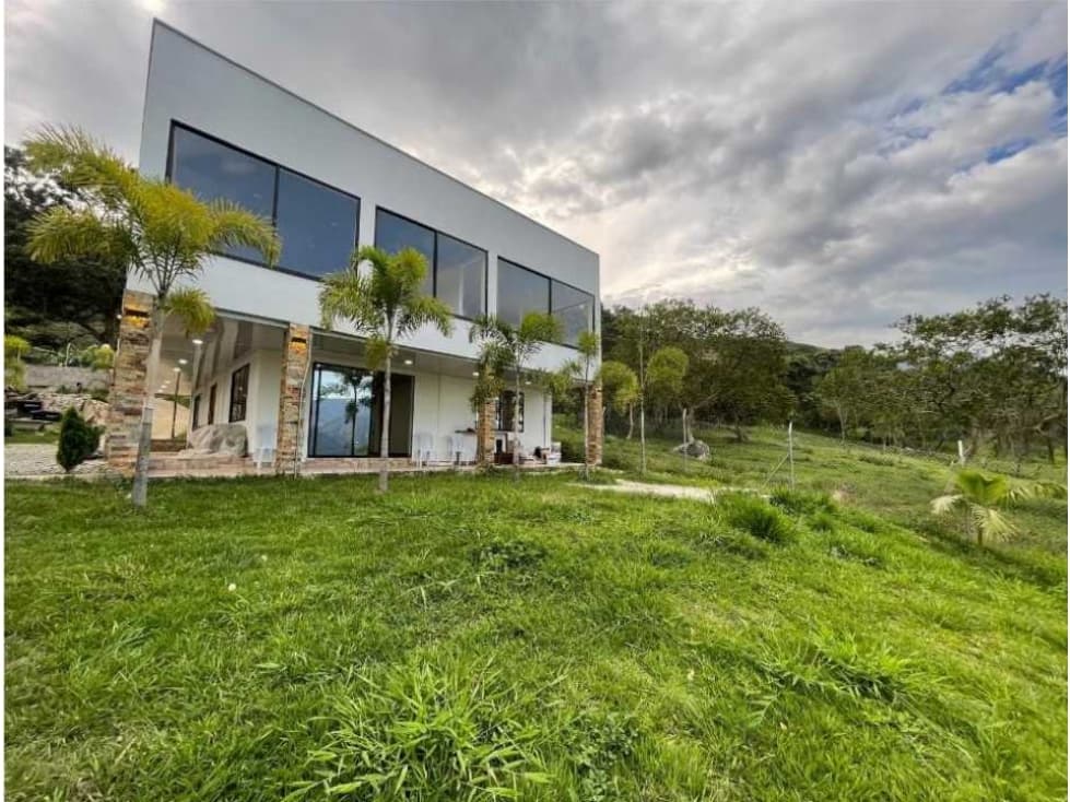 SE VENDE ESPECTACULAR CASA CAMPESTRE EN BARBOSA - 1