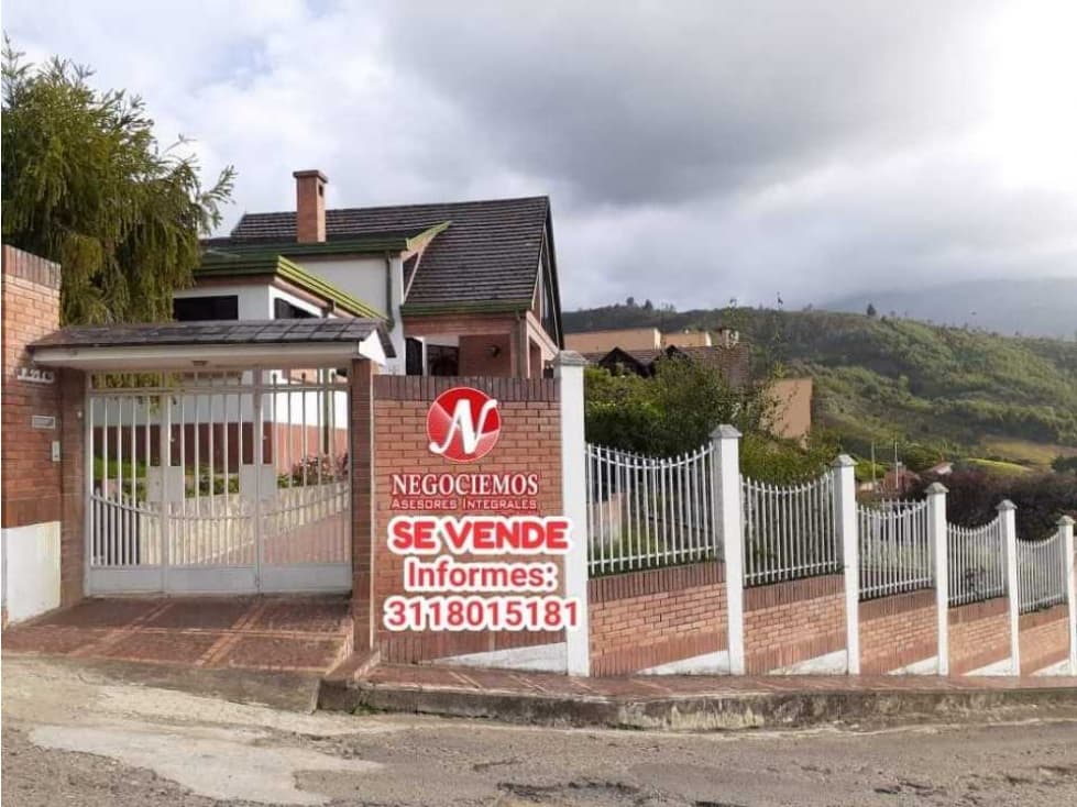 Se vende hermosa casa ubicada en el barrio Nazareth. - 1