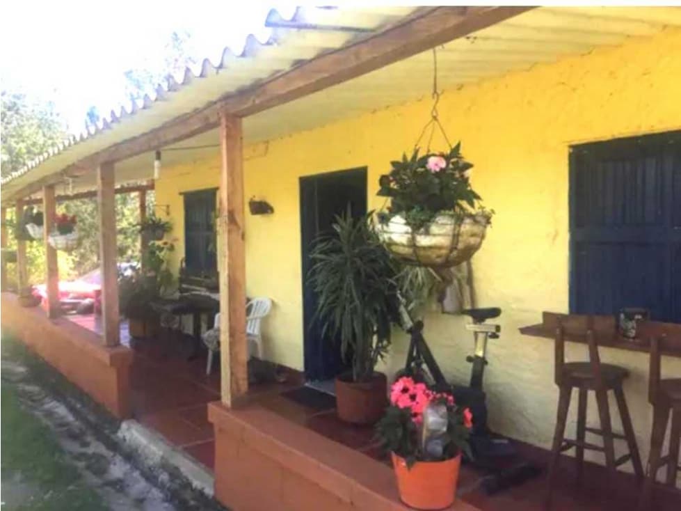 VENCAMBIO CASA DE CAMPO BONITA ENTRE SANTUARIO Y COCORNÁ - 1