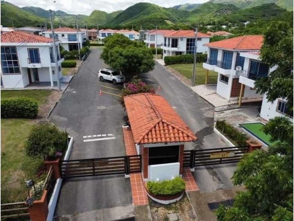 VENDO CASA CON PISCINA EN CONDOMINIO NARIÑO CUNDINAMARCA - 1