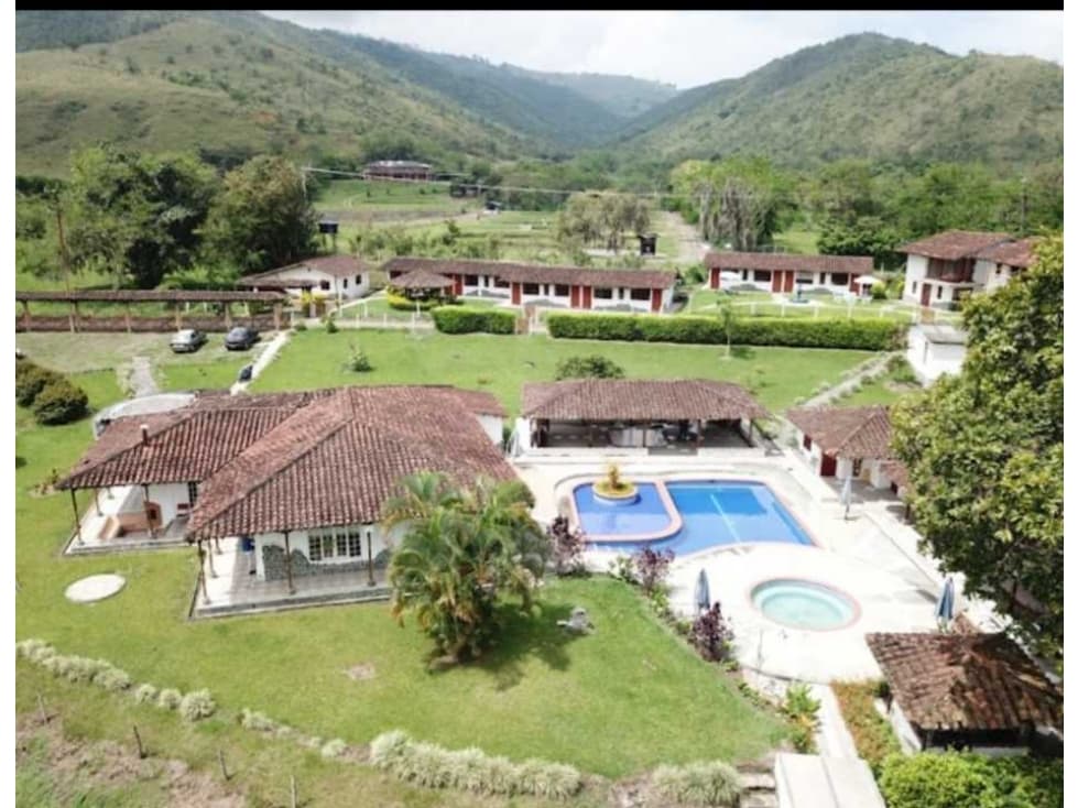 VENDO HOTEL CAMPESTRE EN BUGA T.P - 1