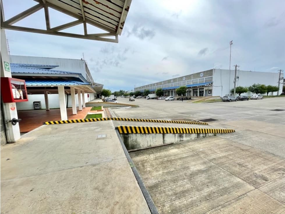 Venta Bodega en Montería en Parque Industrial 240 mt2 - 1