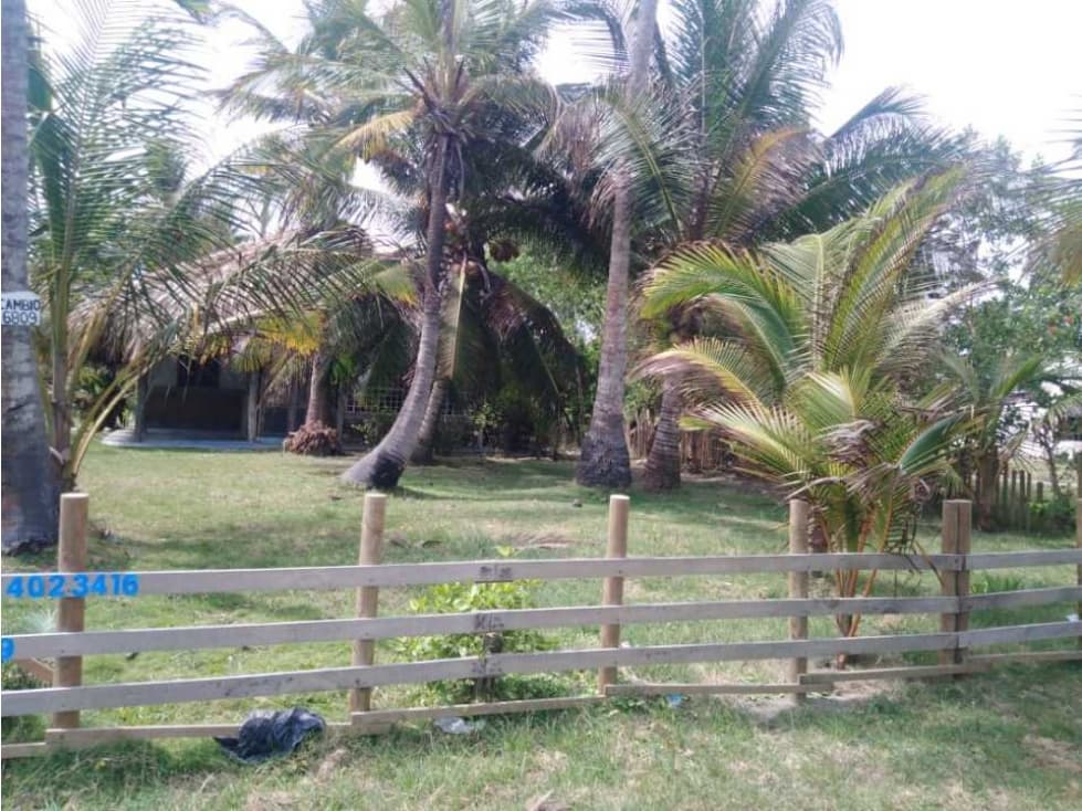 VENTA DE CABAÑA FRENTE AL MAR EN MOÑITOS CÓRDOBA - 1