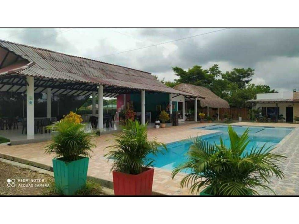 Venta de casa campestre de media hectárea en Berastegui - 1