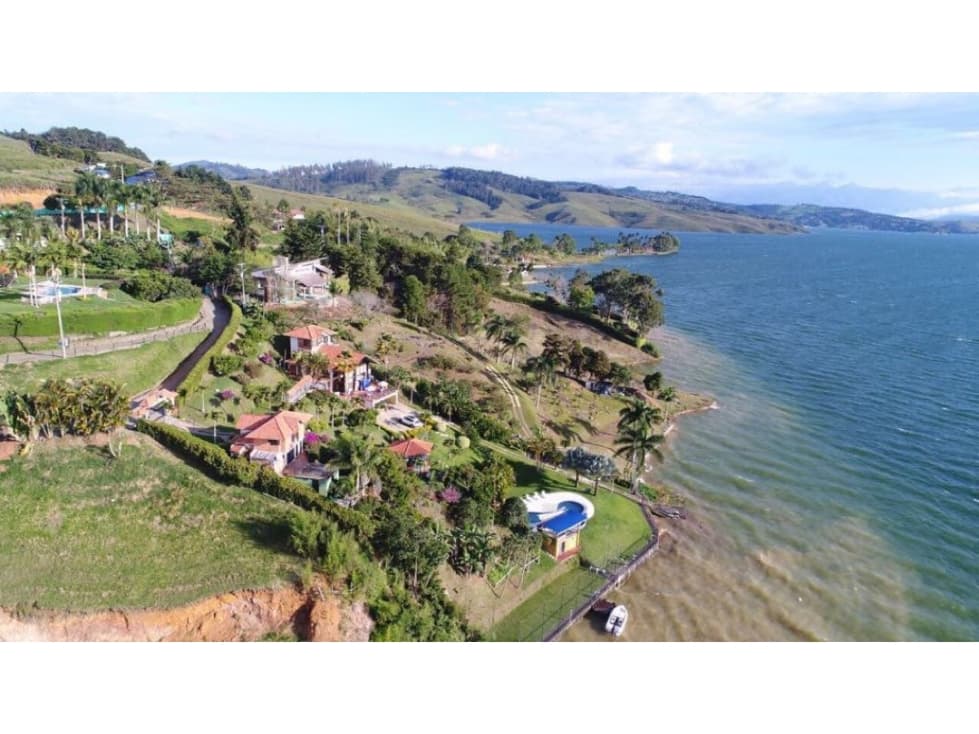 VENTA DE CASA CAMPESTRE LAGO CALIMA- DARIEN CON MUELLE PRIVADO - 1